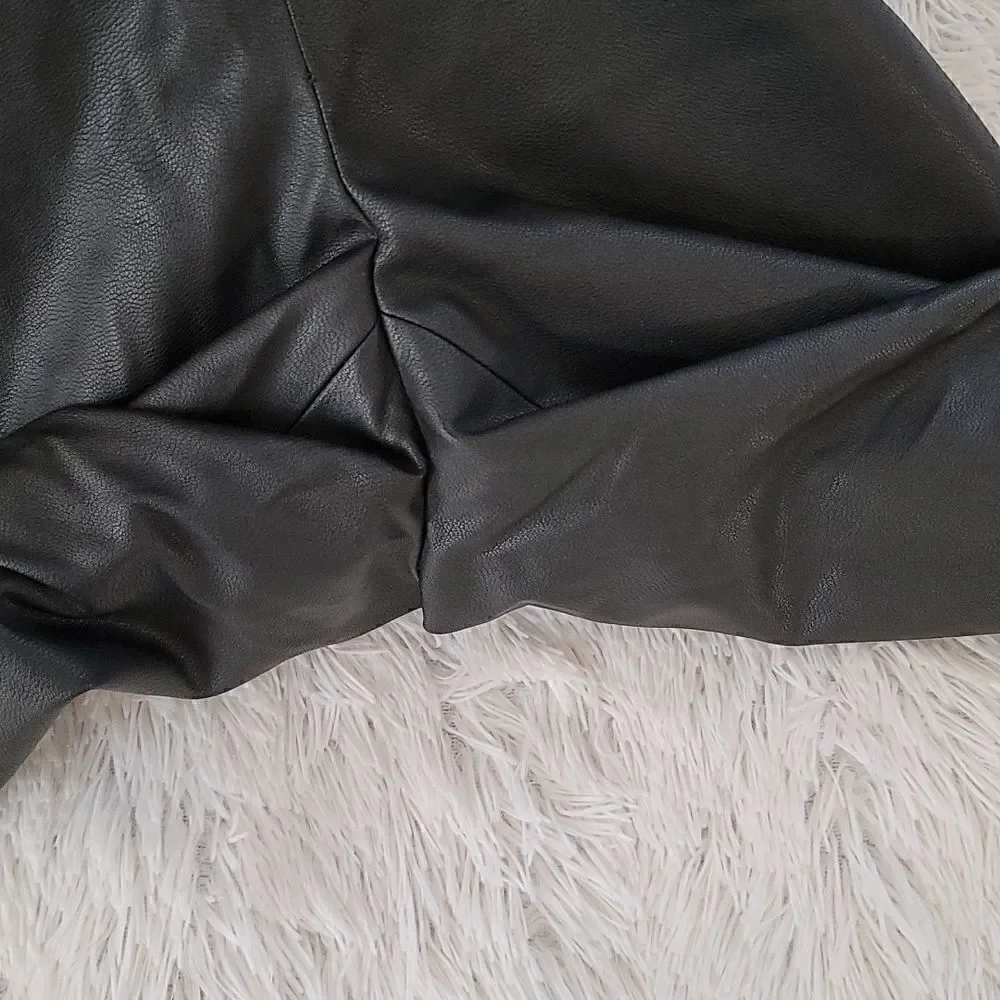 ⏳️Zara Black Faux Leather Side Zipper Ankle zipper Pants Size Large